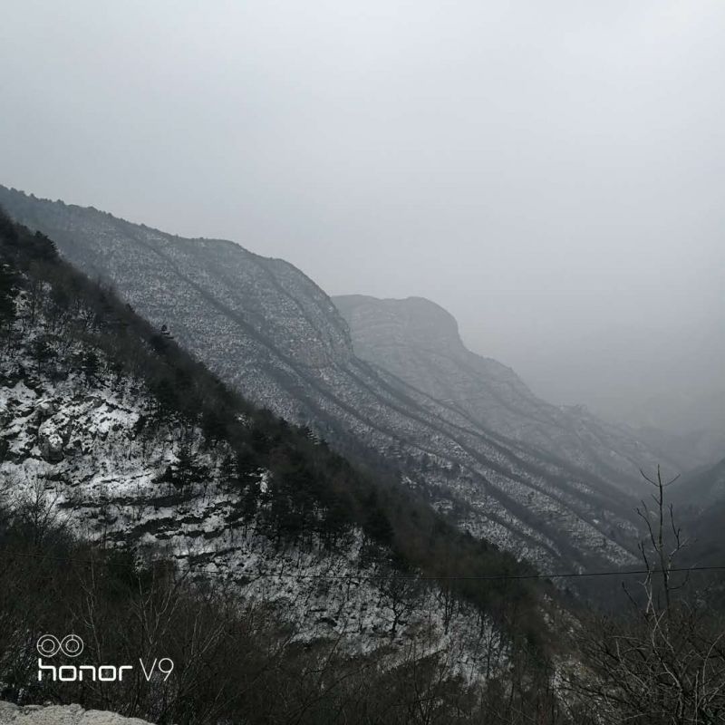 河南眾光生態(tài)新材料有限公司開工前先去登登山，而且還是雪山